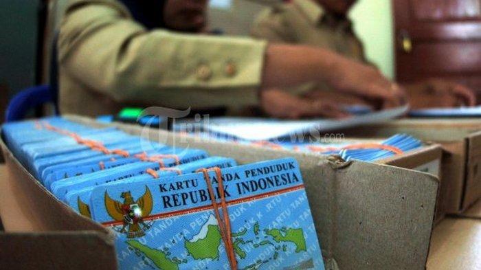 (ilustrasi-e-ktp) Pemerintah Kota Denpasar permudah warga yang urus e-KTP dengan sisten online. Foto: Tribunnews