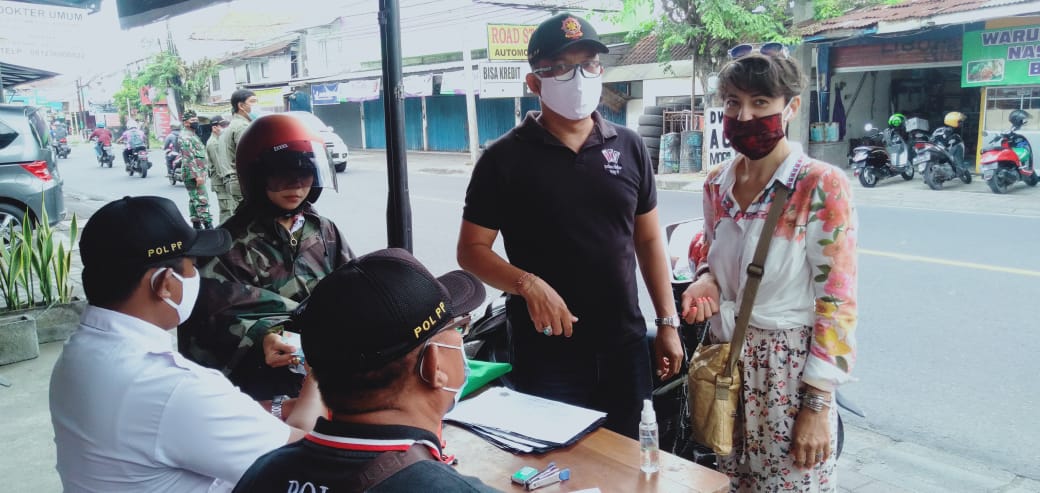 Warga Denpasar terjaring sidak masker tim yustisi. Foto: Lintasnusanews.com/Ist