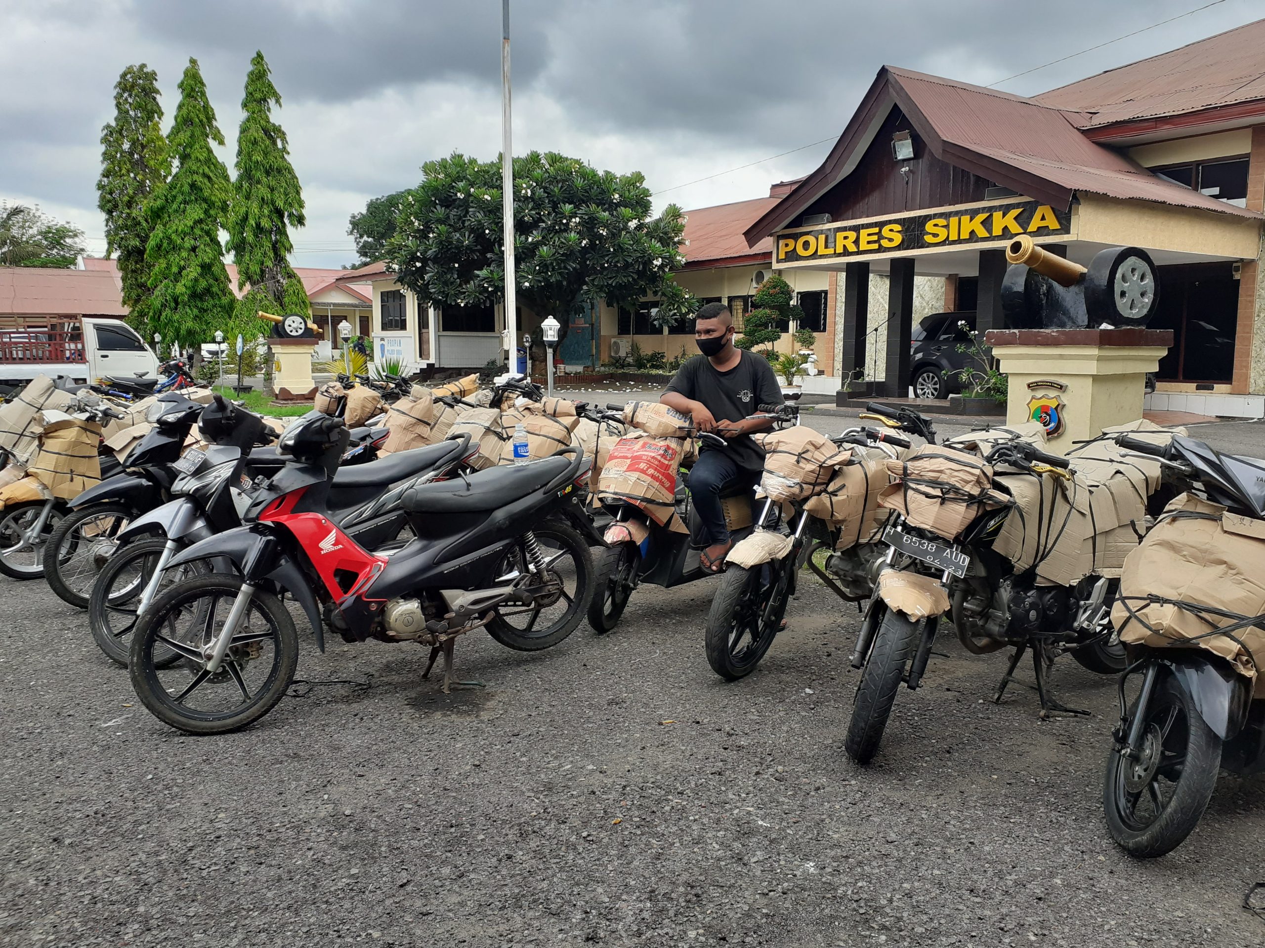 Sepeda motor bodong asal Solo Jawa Tengah yang diamankan Satlantas Polres Sikka NTT. Foto: Lintasnusanews.com/Karel Pandu