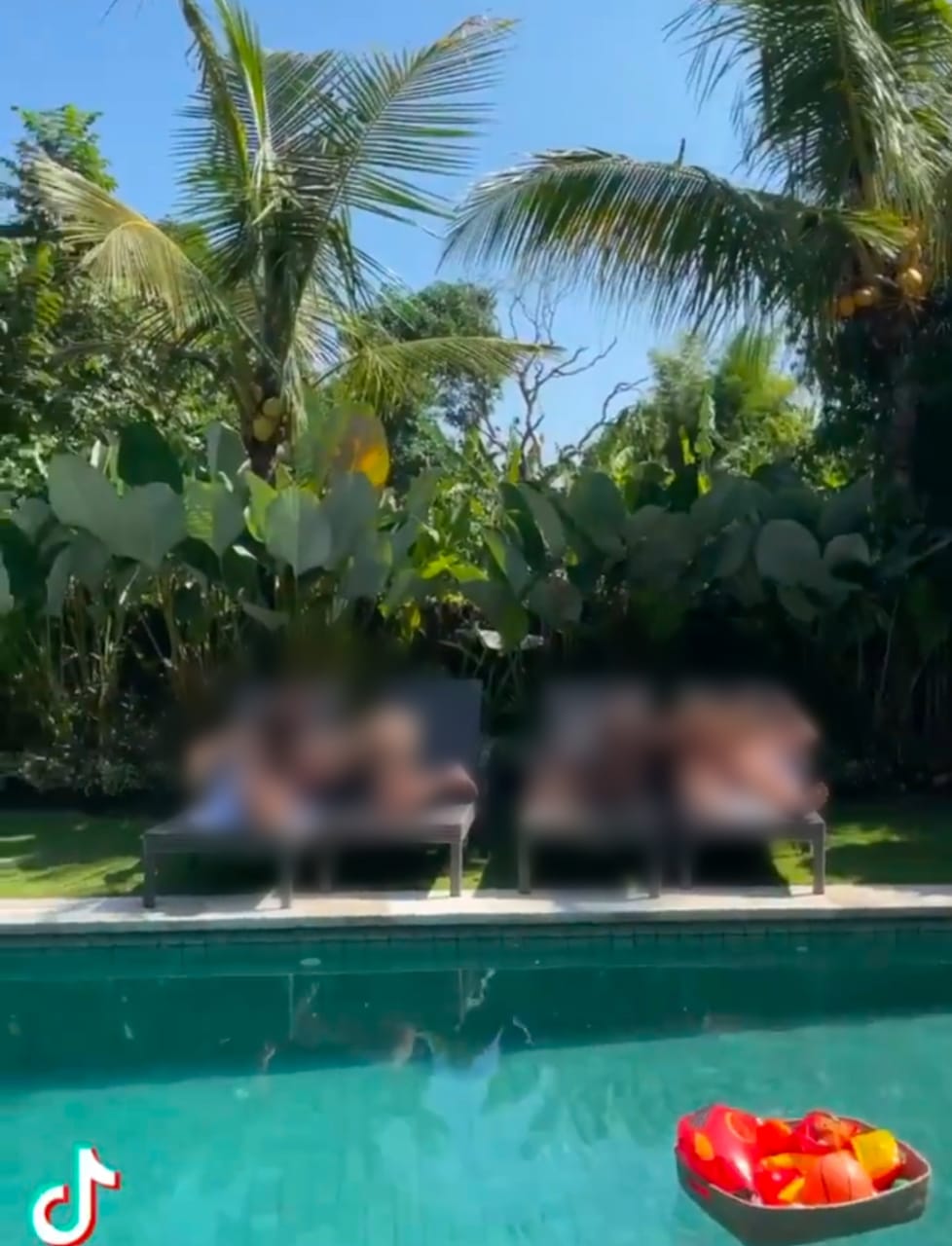 Tangkapan layar video seks bule di Bali yang beredar viral di media sosial. Foto: Ist