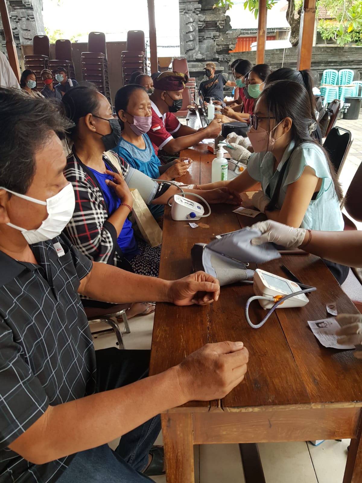 Vaksinasi Kelurahan Sesetan Denpasar Selatan, Senin (25/10/2021). Foto: ist