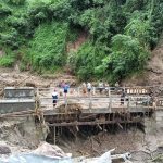 Jembatan Oje Ubi Kecil di Pulau Palue yang ambruk diterjang banjir. Foto: Lintasnusanews.com/Karel Pandu