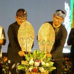 Wagub Bali, Cok Ace dan GUbernur Jabar Ridwan Kamil saat membuka Ubud & Beyond Festival 2022, Rabu (24/08/2022) di Ubud. Foto: ist