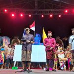 Menteri Pariwisata dan Ekonomi Kreatif (Menparekraf) Sandiaga Uno saat membuka Pemuteran Bay Fest 2023 di Bali, Kamis (16/11/2023) malam. Foto: ist